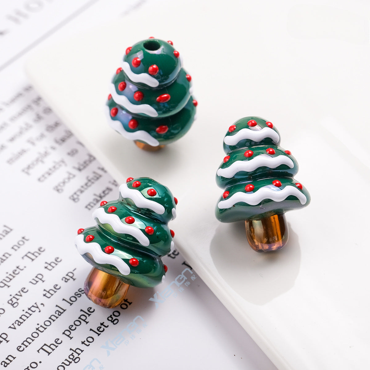 Wholesale Graffiti Christmas Tree Perforated Acrylic DIY Beads